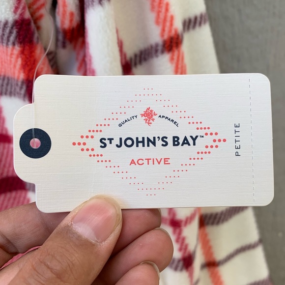 St. John’s Bay soft half zip plaid fleece pullover - Picture 4 of 9